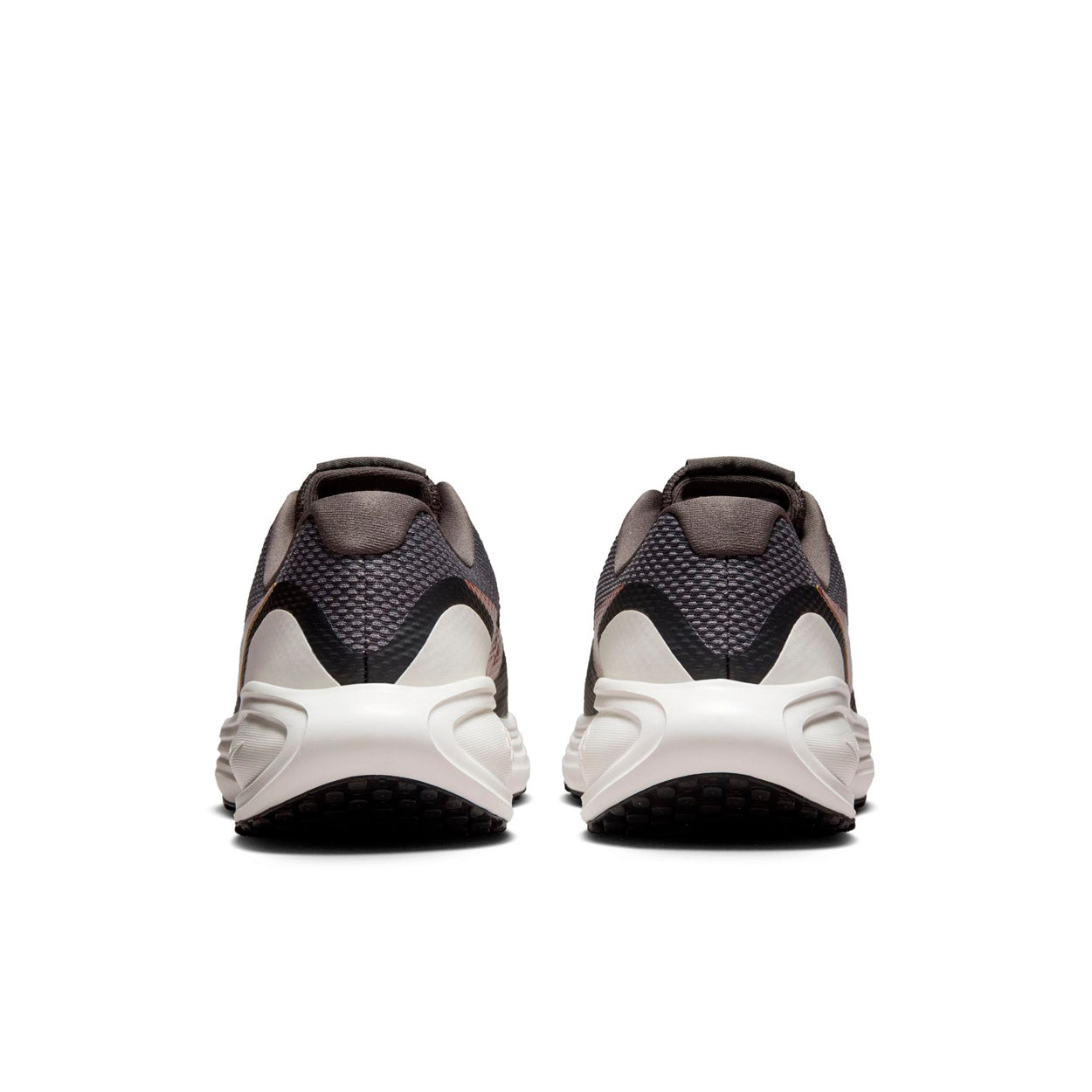 Revolution 8 Sneakers