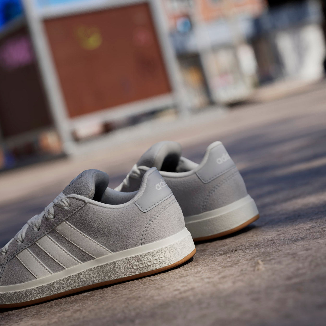 GRAND COURT 00S SNEAKERS