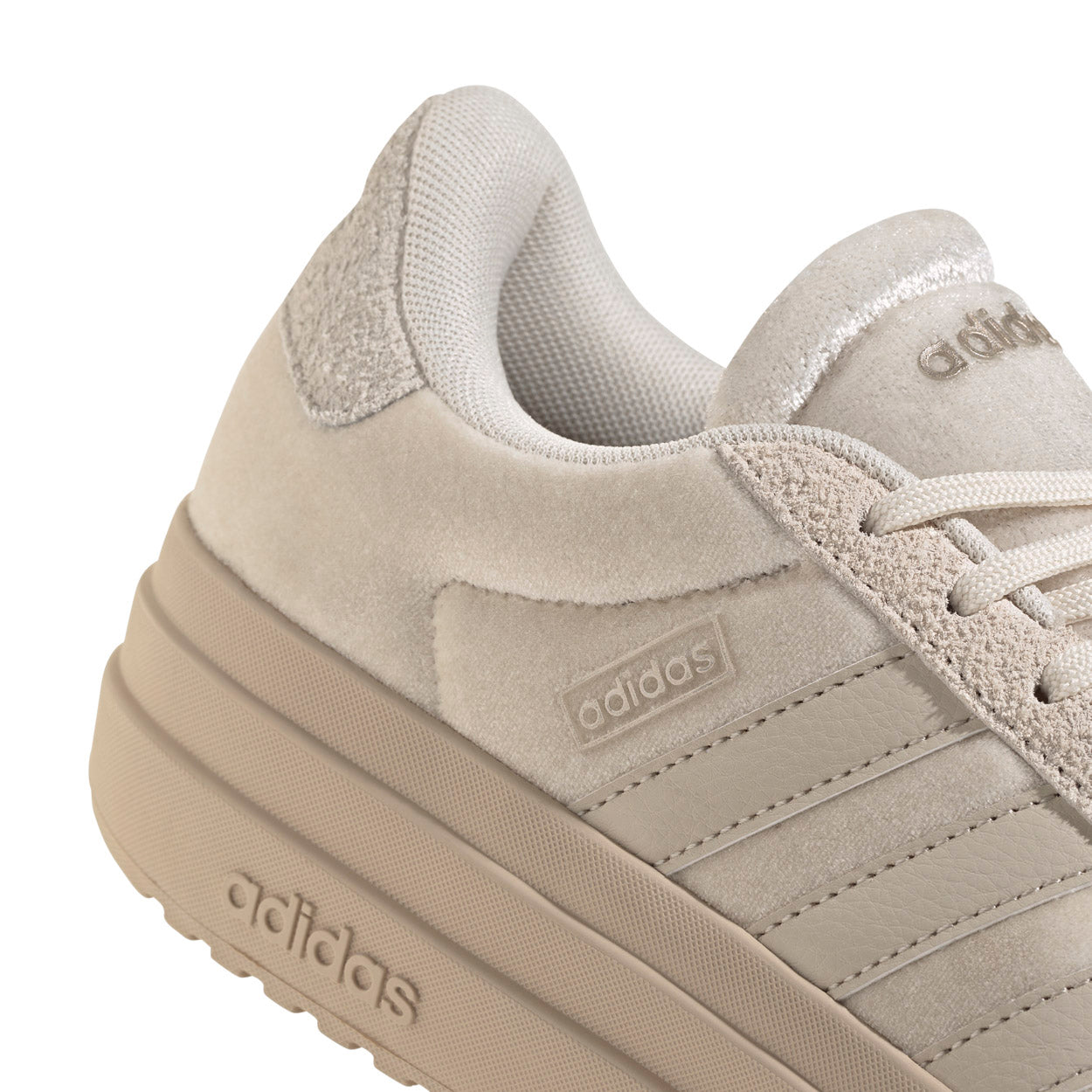 VL Court Bold Sneakers