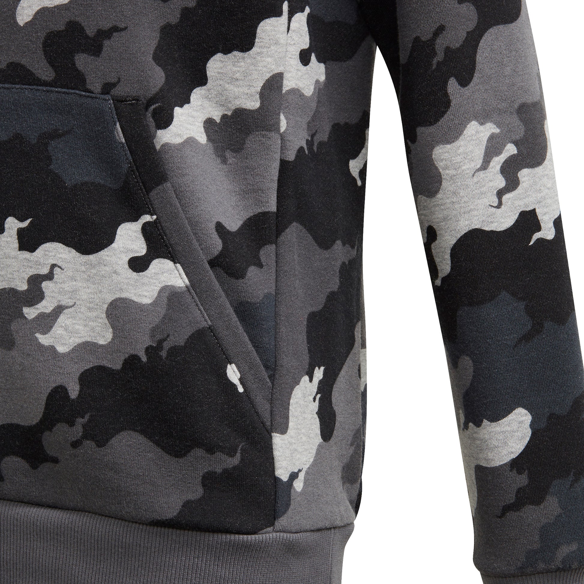 Must Haves Badge of Sport pullover