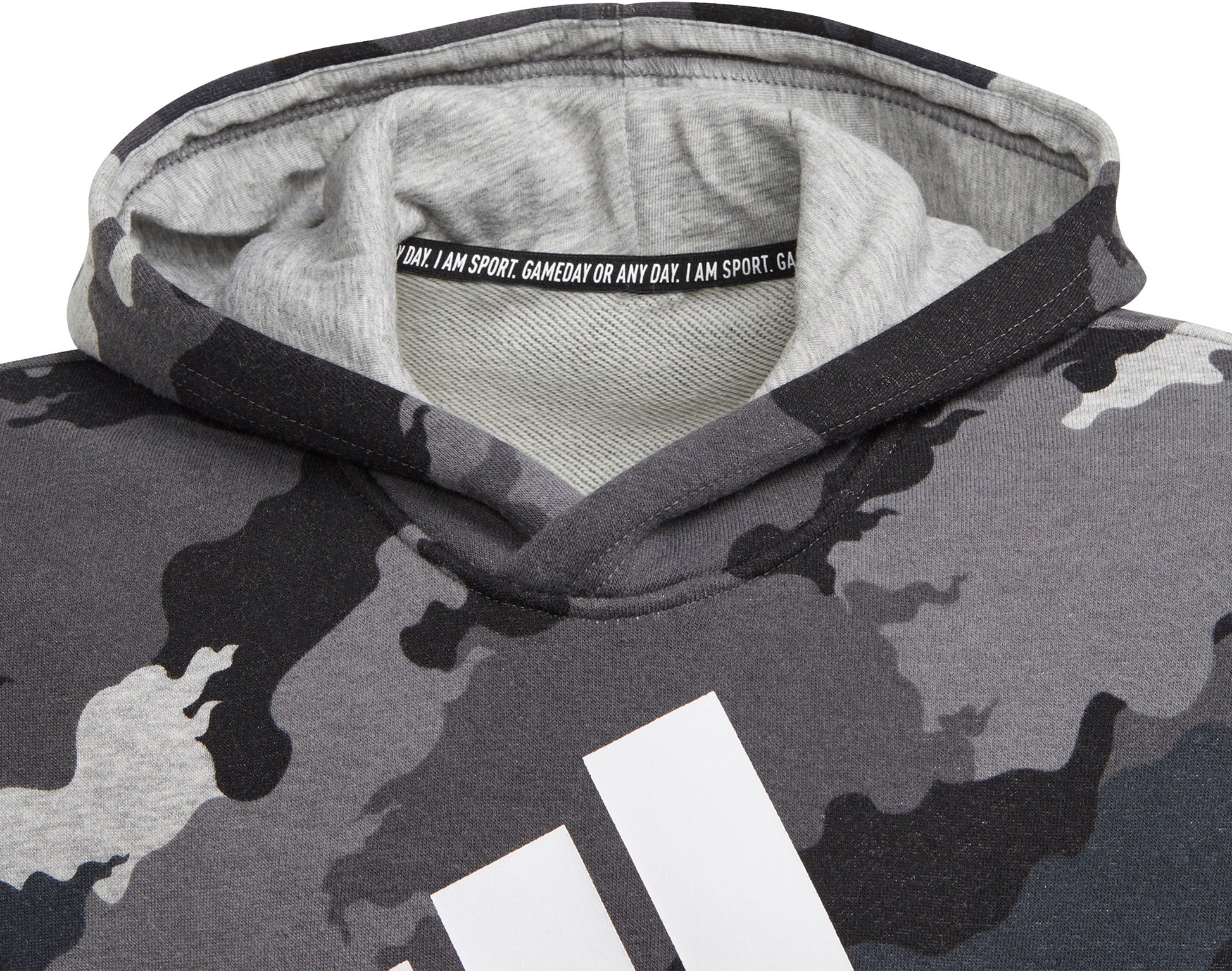 Must Haves Badge of Sport pullover