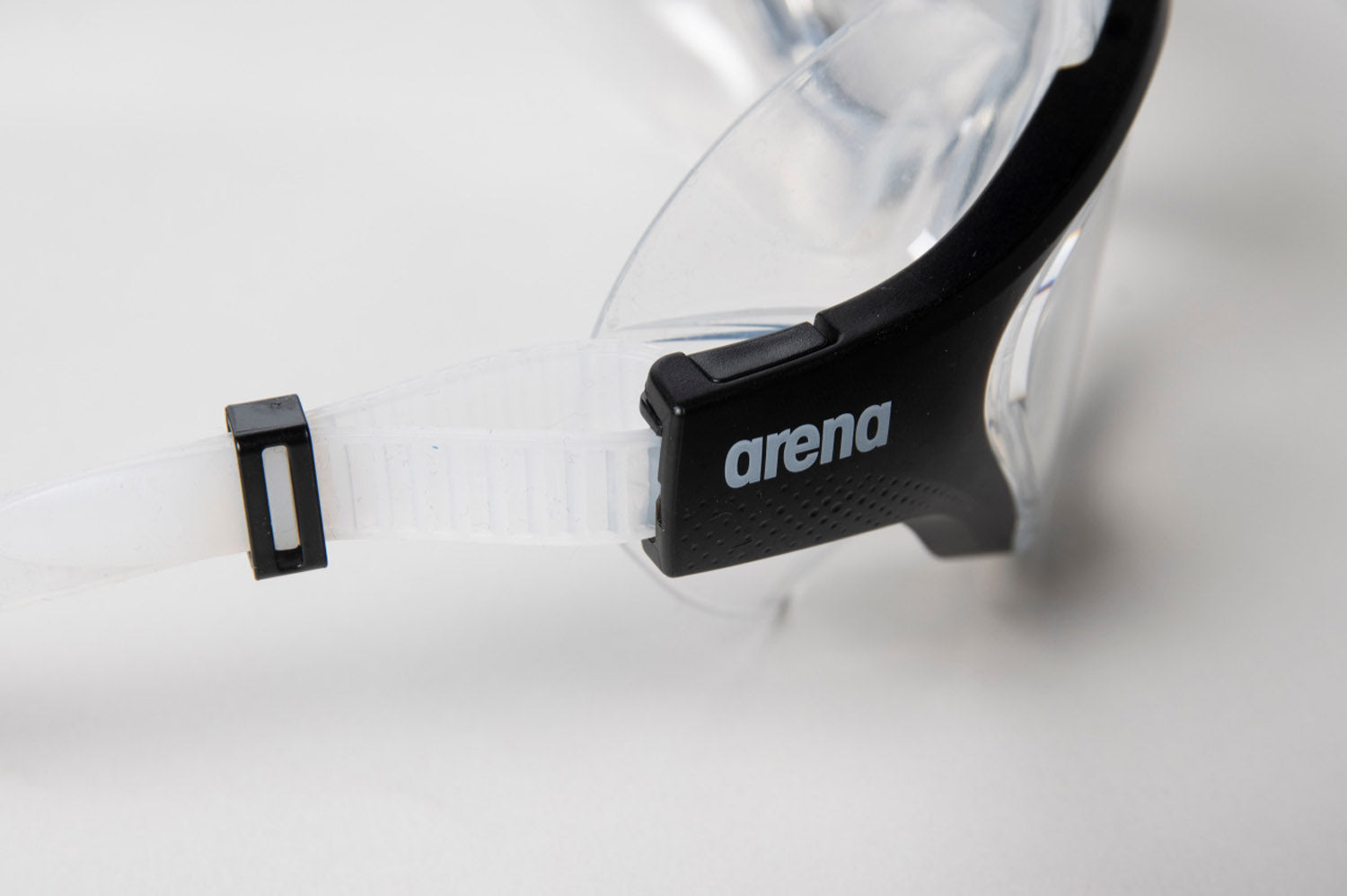 The One svømmebriller