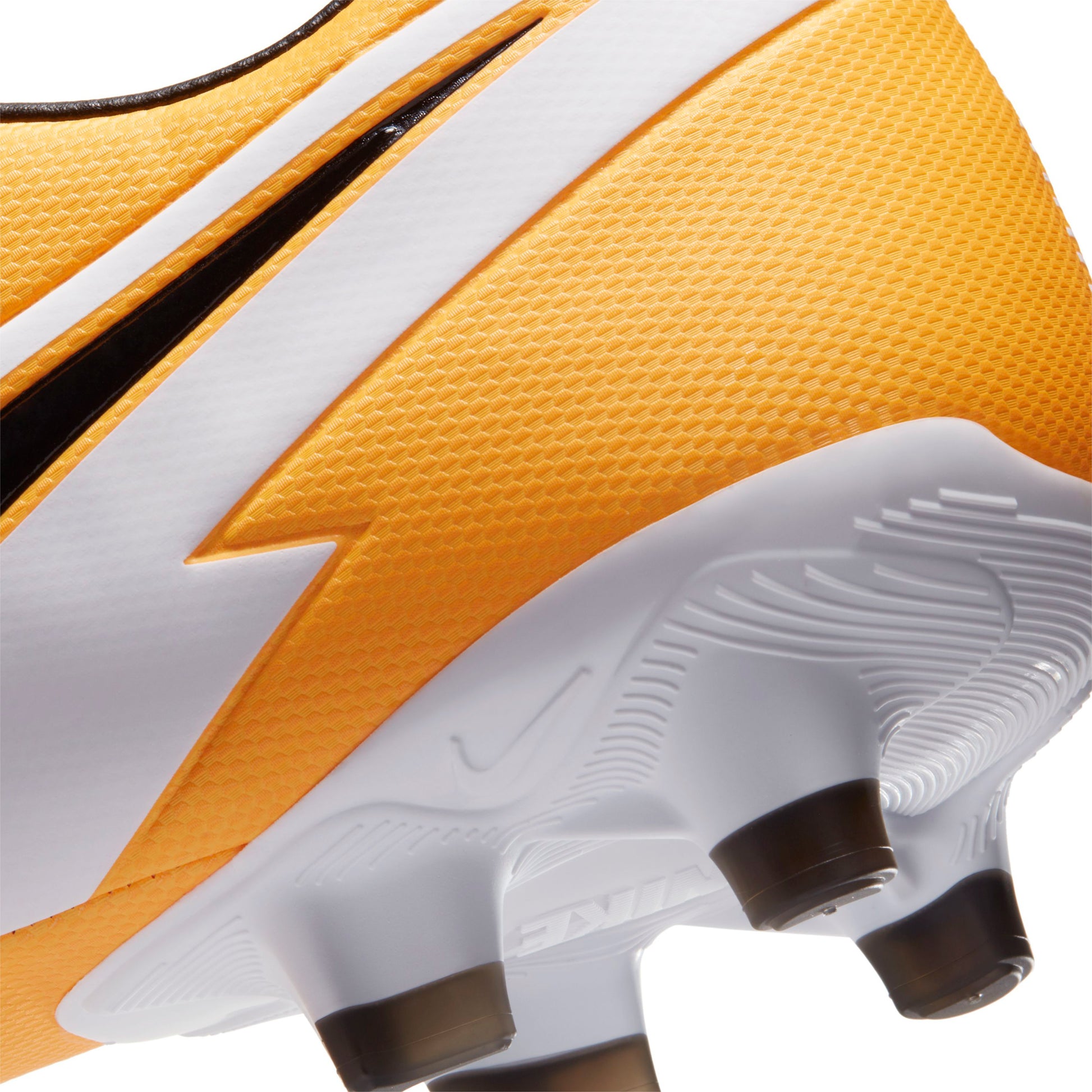 Mercurial Vapor 13 Academy FG/MG