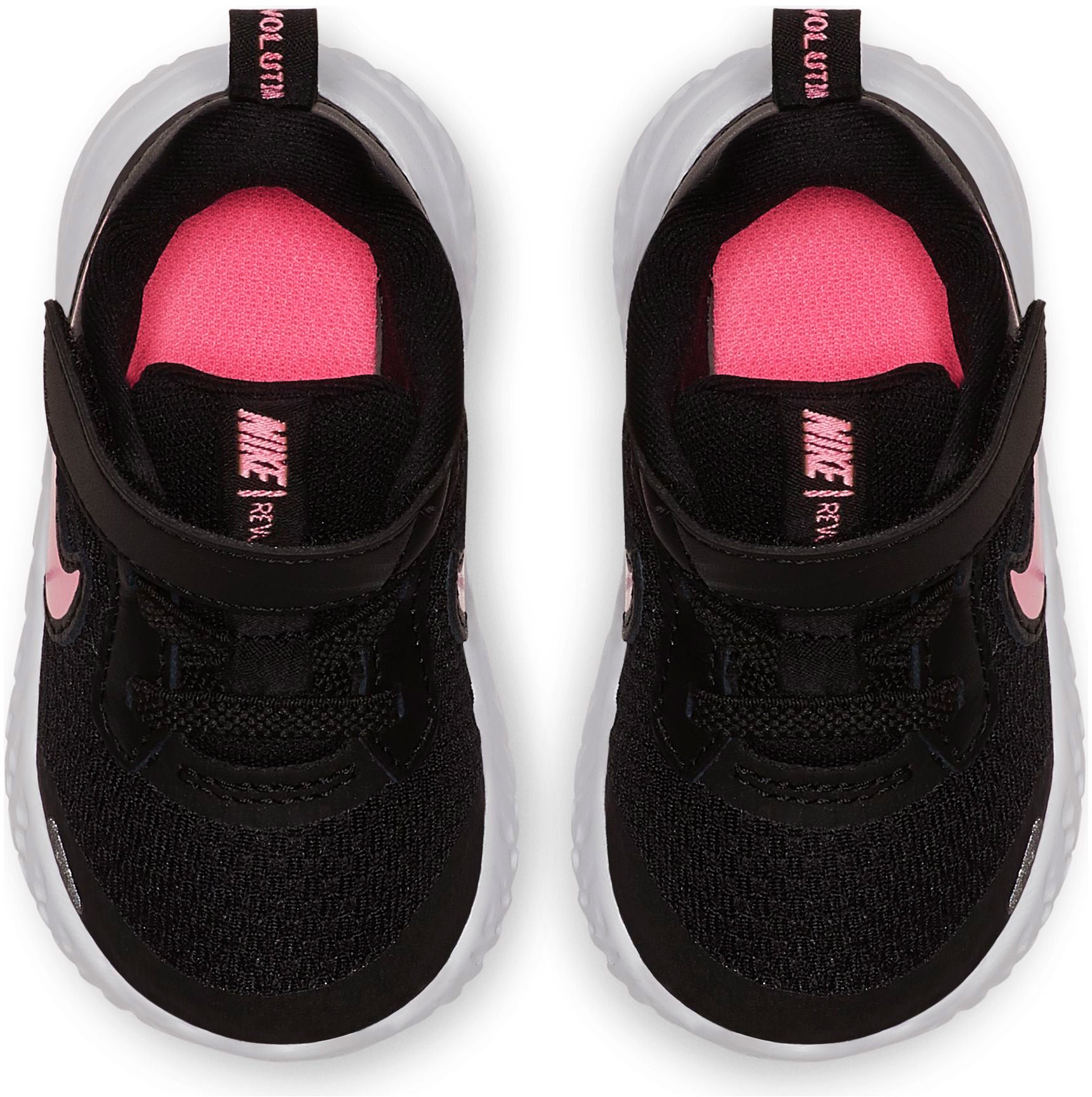 Revolution 5 sneakers