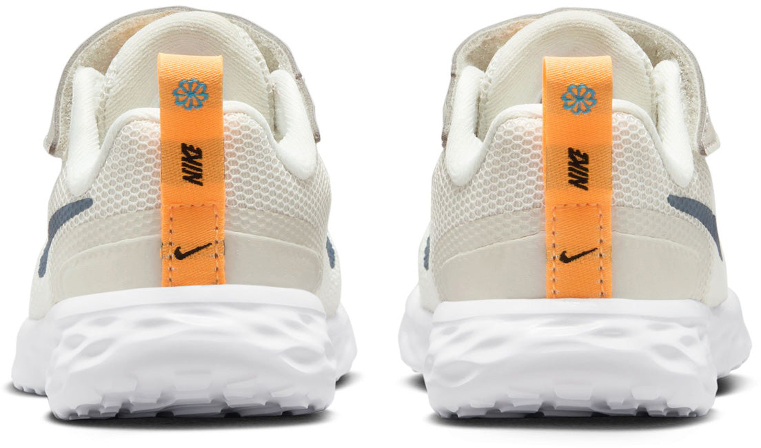 Revolution 6 sneakers