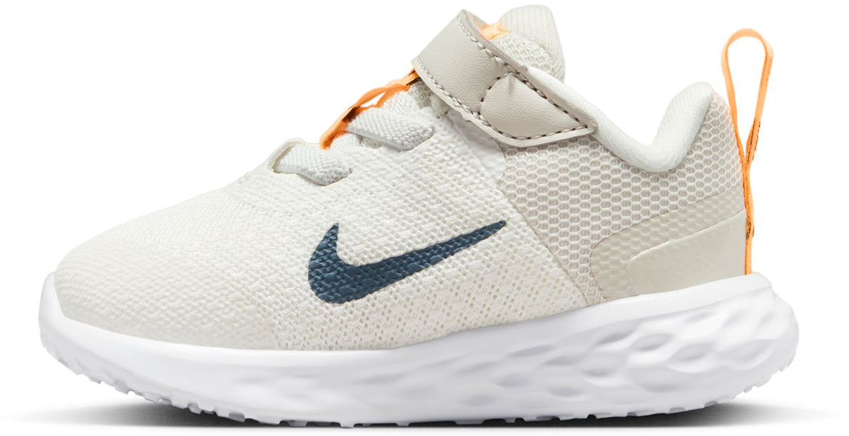 Revolution 6 sneakers