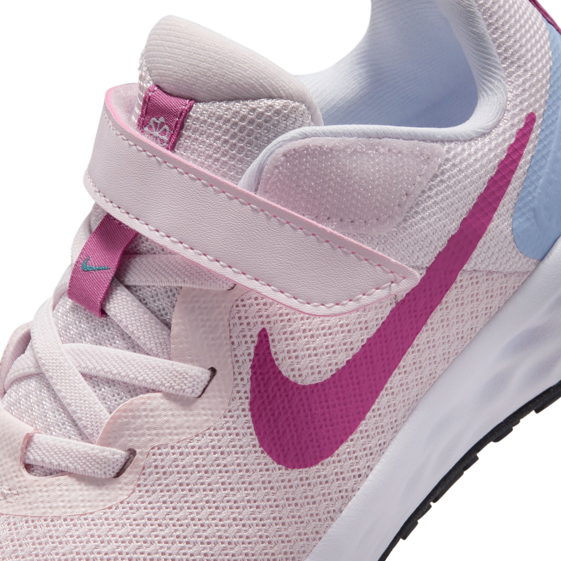 Revolution 6 sneakers