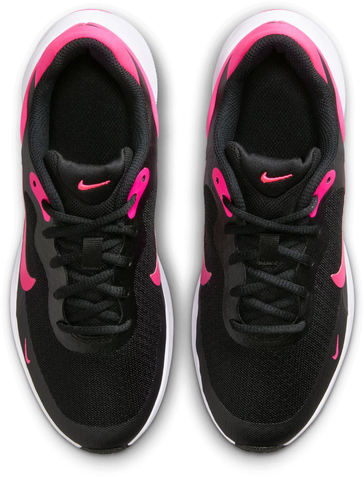 Revolution 7 sneakers