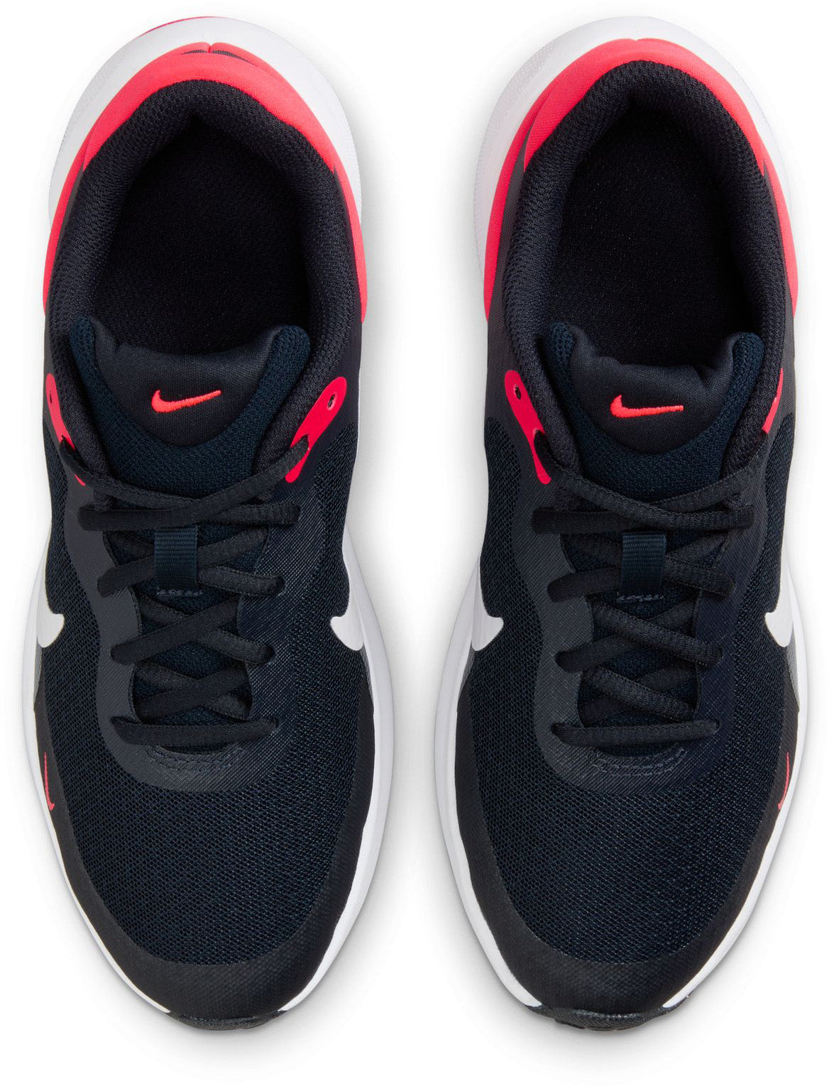 Revolution 7 sneakers