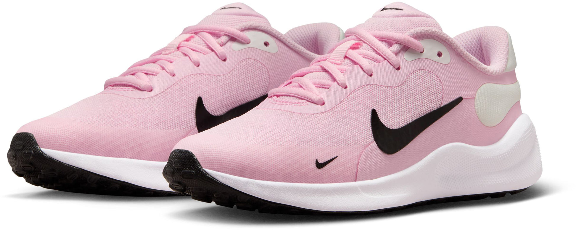 Revolution 7 sneakers