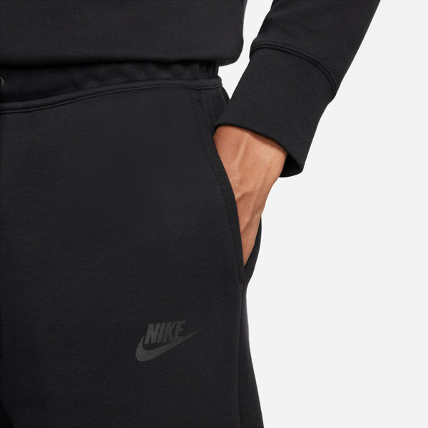 nike tech fleece shorts with zipper
