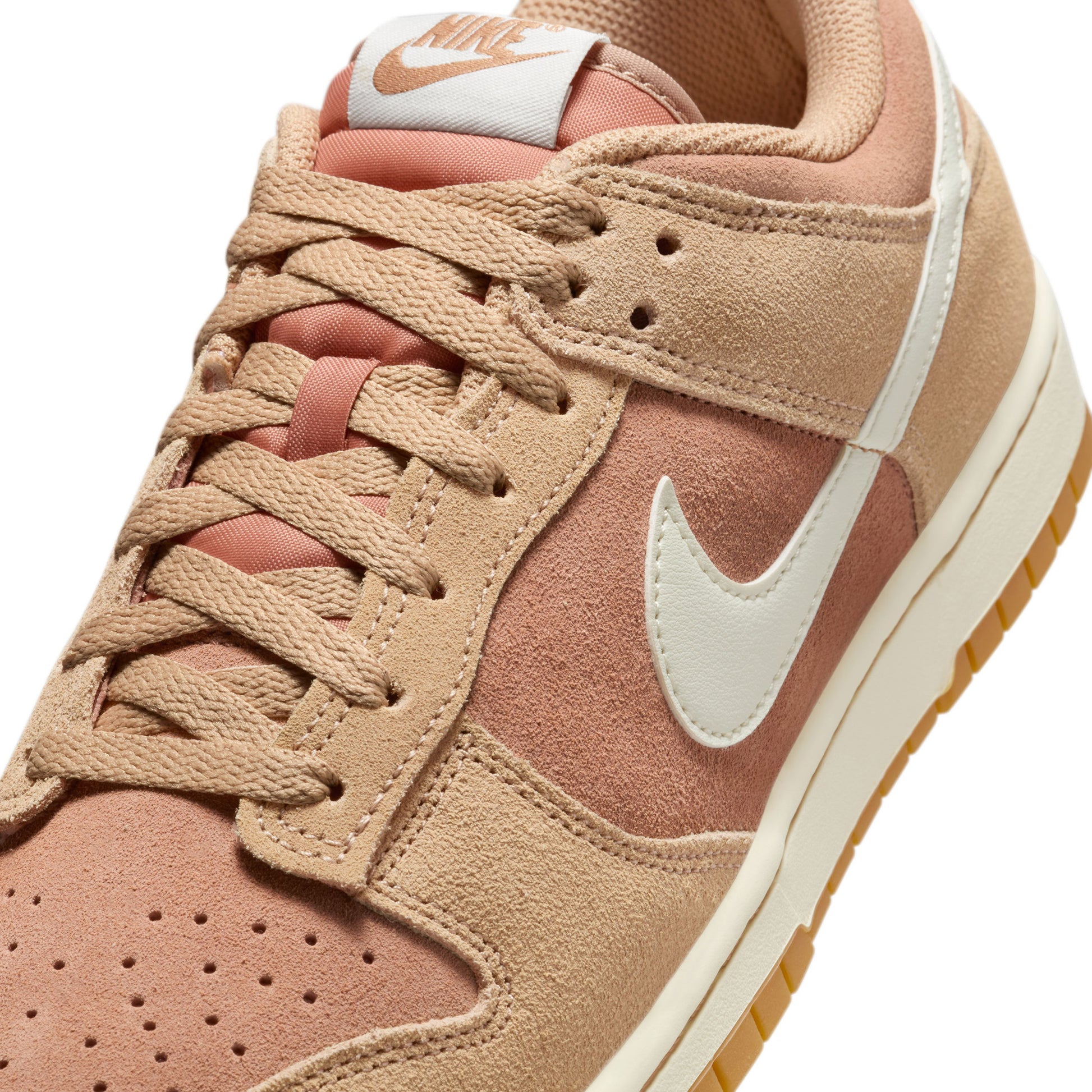 Dunk Low Retro Se Sneakers