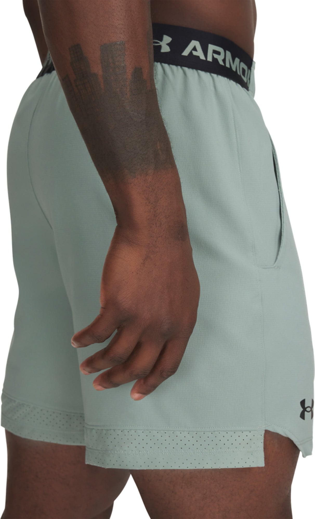 Vanish Woven 6" shorts