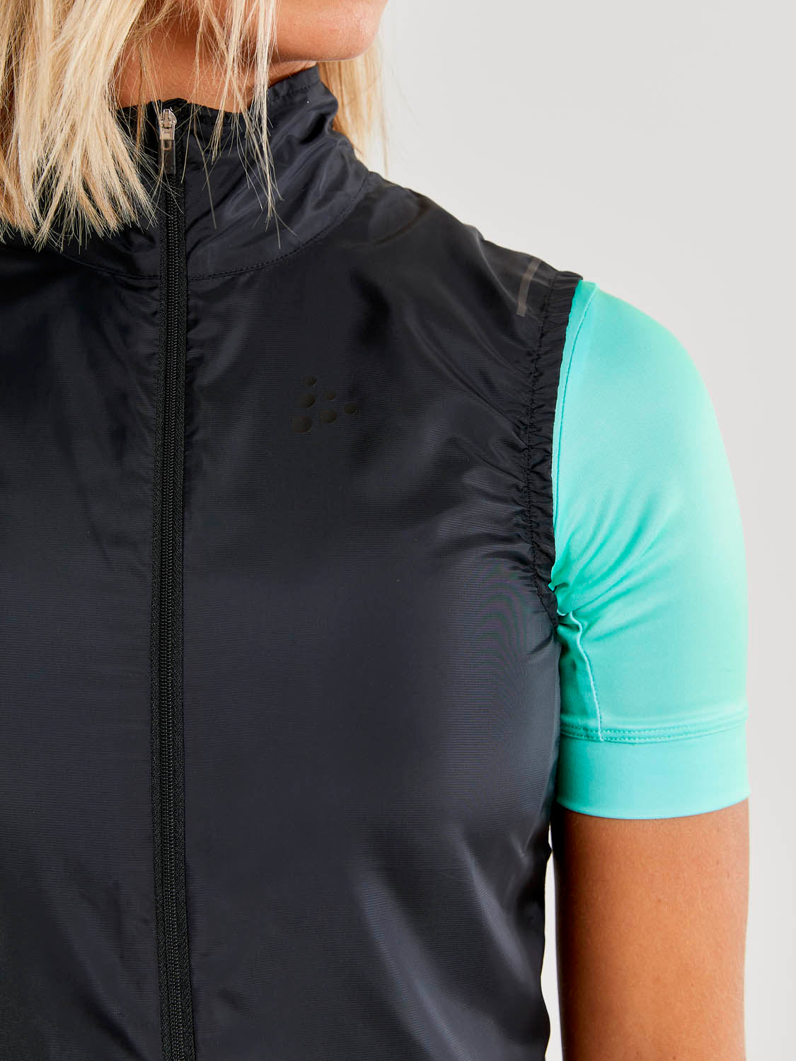 Essence Light Wind Vest