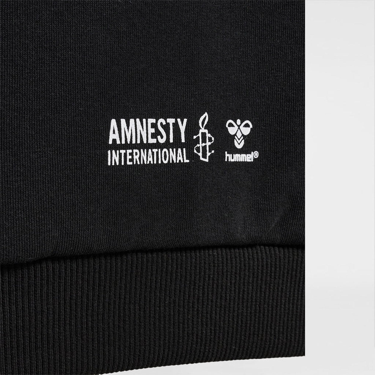 HUMMEL X Amnesty sweatshirt