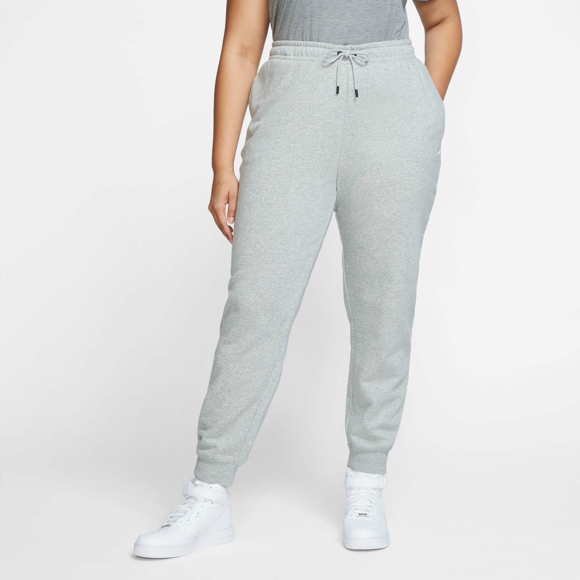 Sportswear Essential bukser (Plus Size)