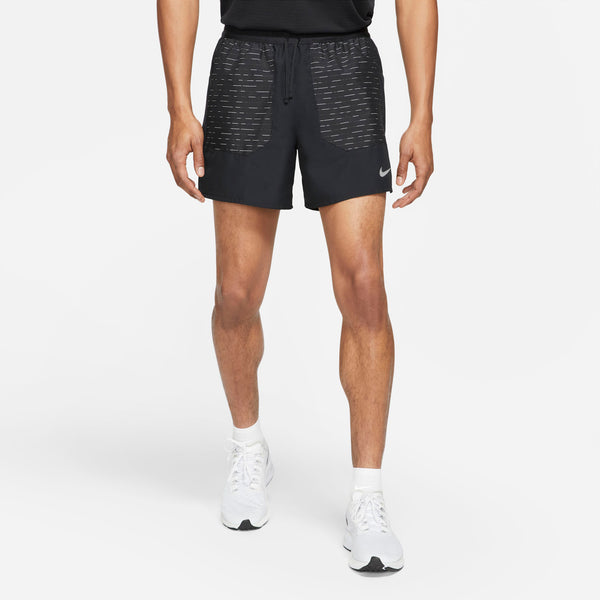 short nike logo grande