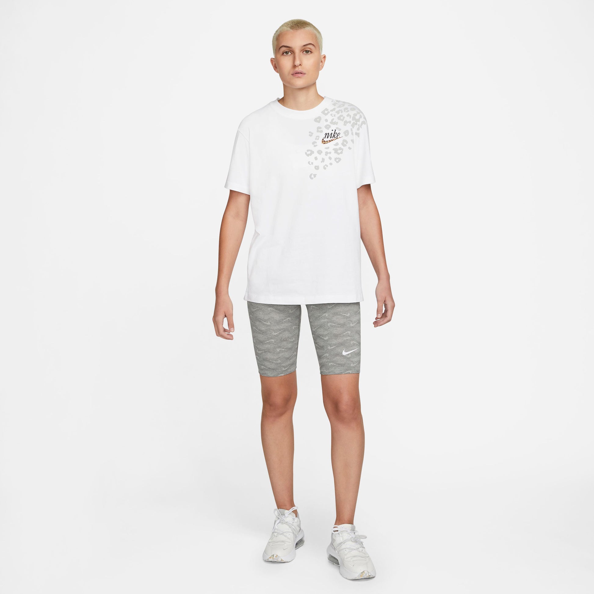 Sportswear Boyfriend Fit T-shirt