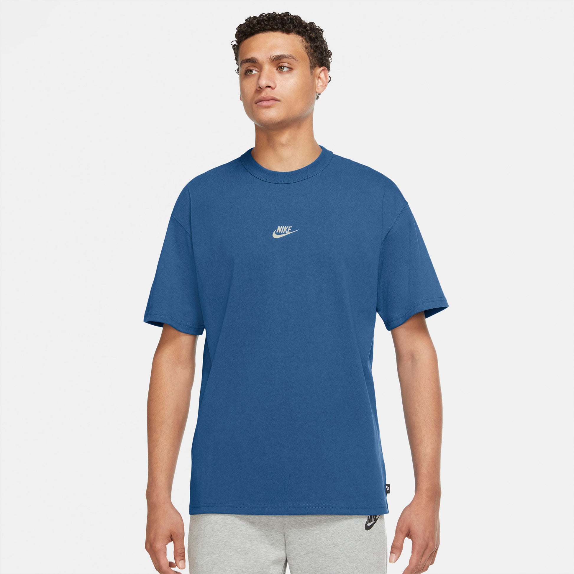 Sportswear Premium Essentials T-shirt