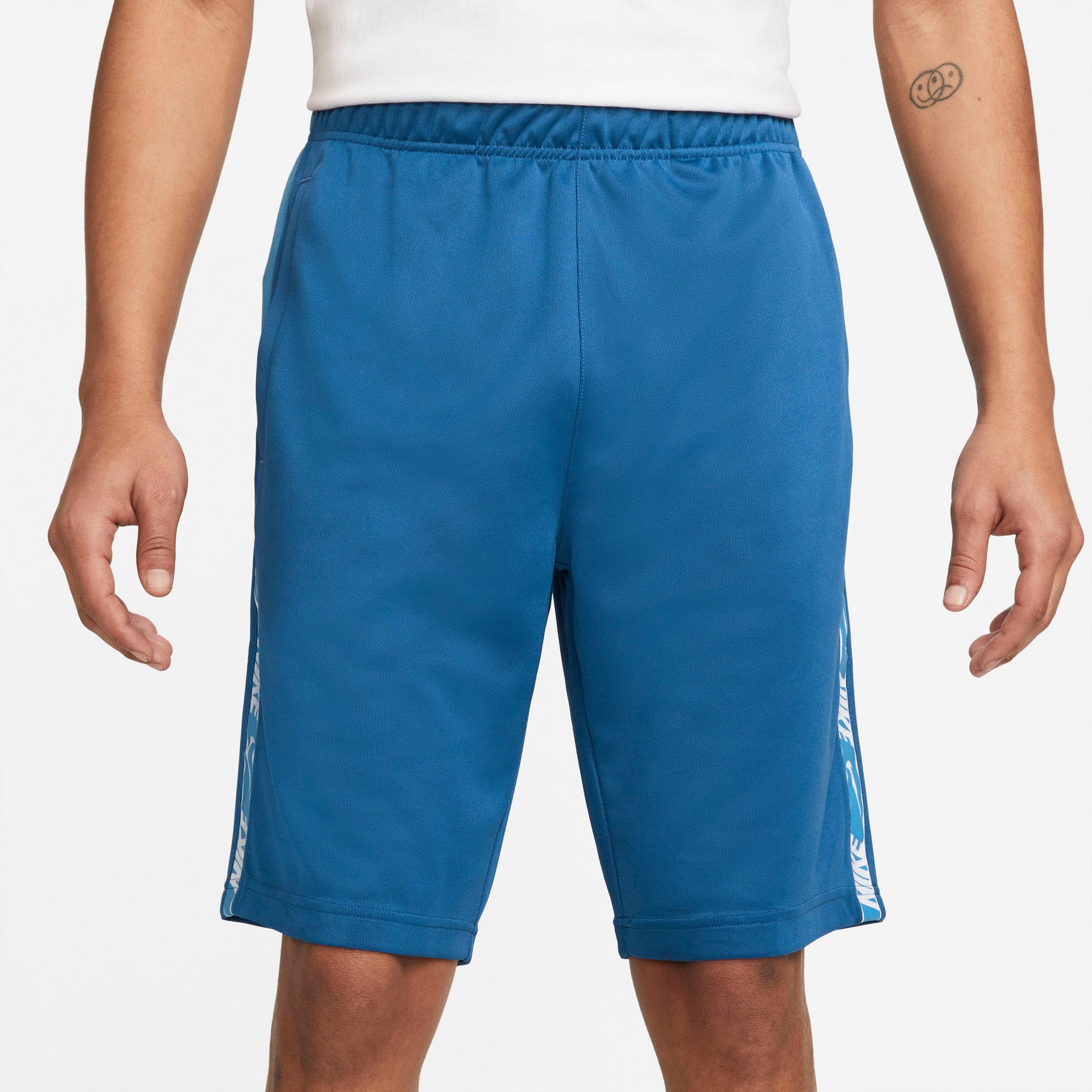Sportswear Repeat shorts