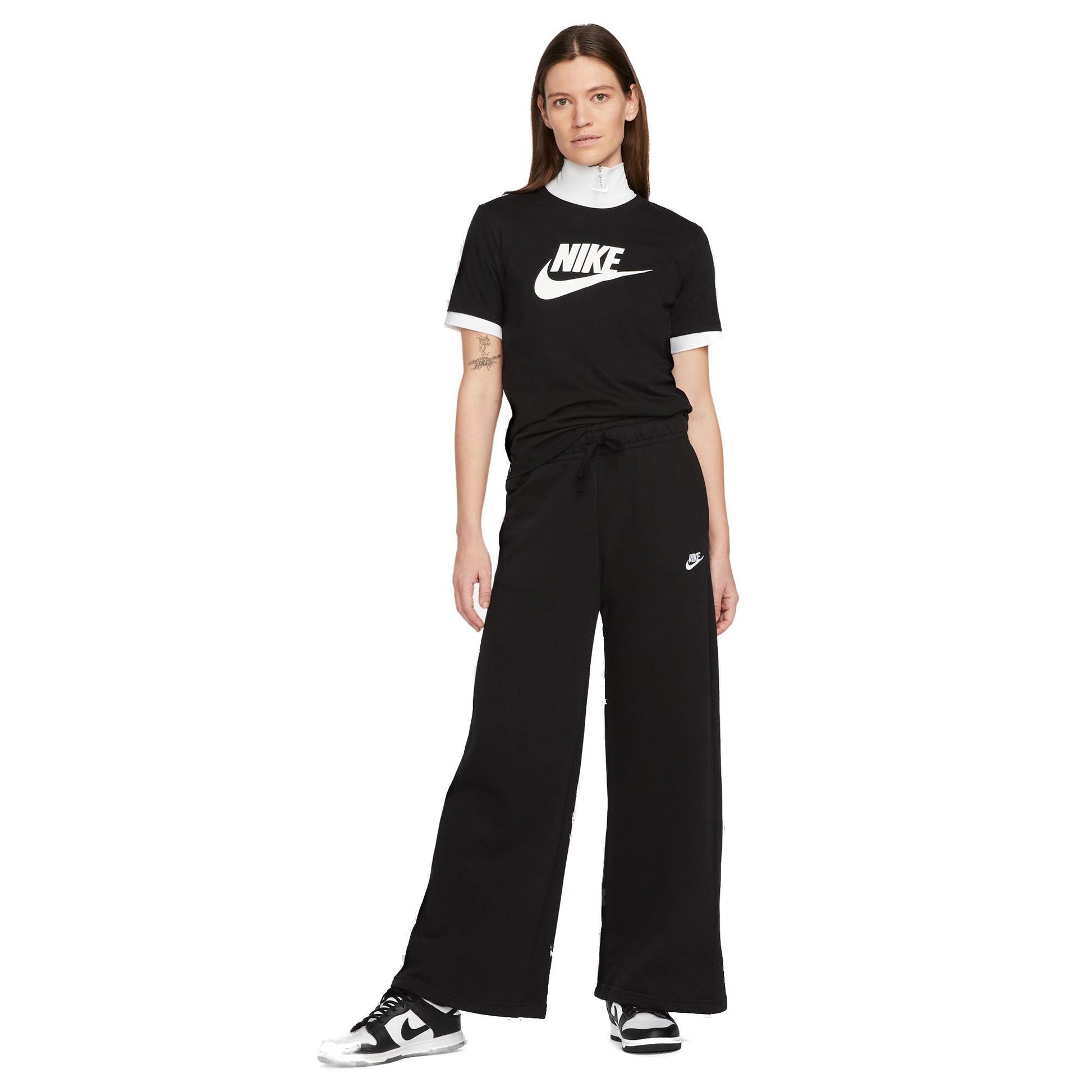 Sportswear Essentials Logo T-shirt